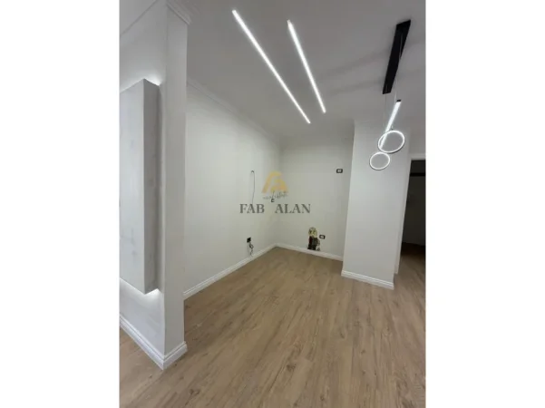 Tirane, shitet apartament 1+1+Ballkon Kati 9, 64 m² 149.317 € 