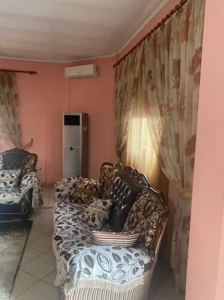 Durres, shitet shtepi 4+1 , 300 m² 230.000 € (Sukth)