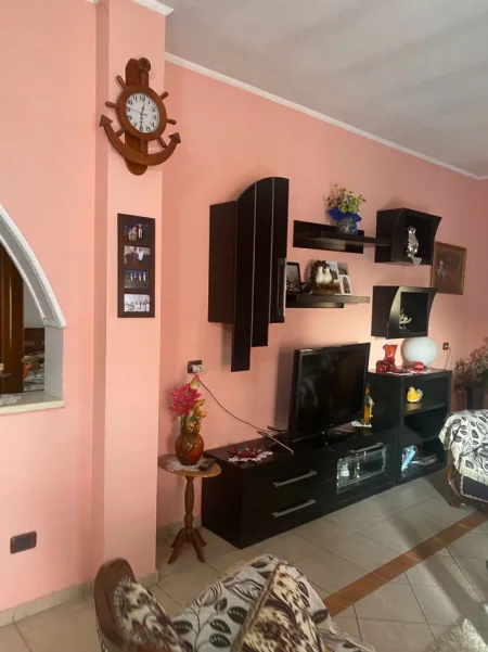 Durres, shitet shtepi 4+1 , 300 m² 230.000 € (Sukth)