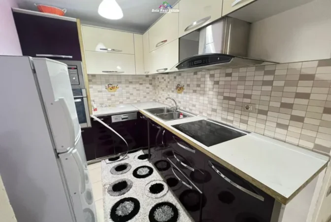 Tirane, jepet me qera apartament 2+1 Kati 2, 108 m² 750 € (bulevardi zogu i pare)