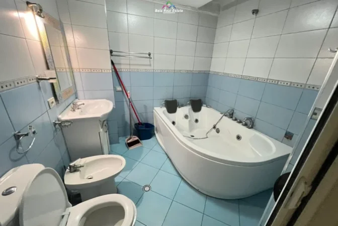 Tirane, jepet me qera apartament 2+1 Kati 2, 108 m² 750 € (bulevardi zogu i pare)