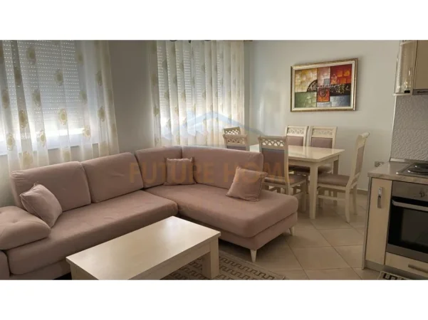 Tirane, jepet me qera apartament 2+1+Ballkon Kati 5, 80 m² 600 € (don bosko)
