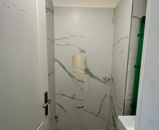 Tirane, jepet me qera ambjent biznesi Kati 0, 35 m² 3.000 € (Rruga e Kavajes)