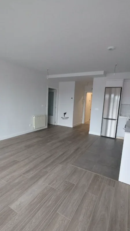 Tirane, shitet apartament 1+1 Kati 4, 50 m² 150.000 € (PAZARI I RI)
