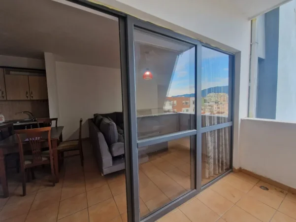 Tirane, jepet me qera Apartament 2+1, Kati 8, 80 m², Çmimi 55.000 Lekë të Reja, tek 21 Dhjetori, Tiranë.