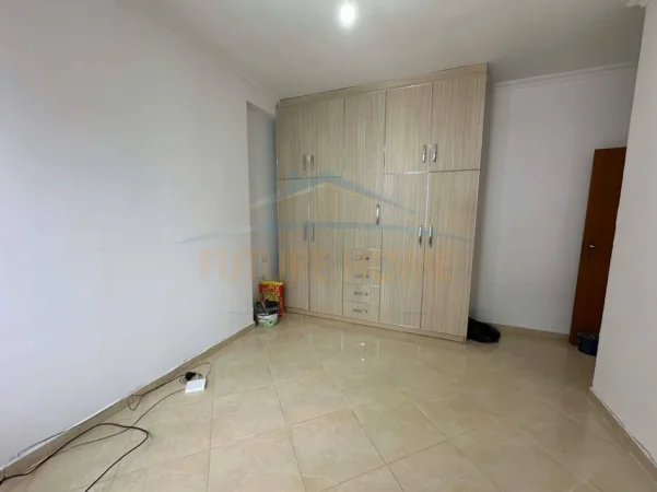 Tirane, shitet apartament 3+1 Kati 6, 134 m² 175.000 € (Yzberisht)