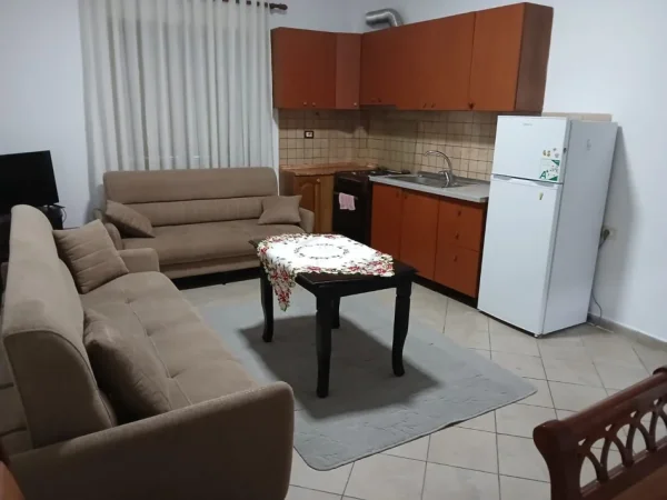 Tirane, jepet me qera apartament 1+1 Kati 2, 75 m² 400 € (Qyteti Studenti)