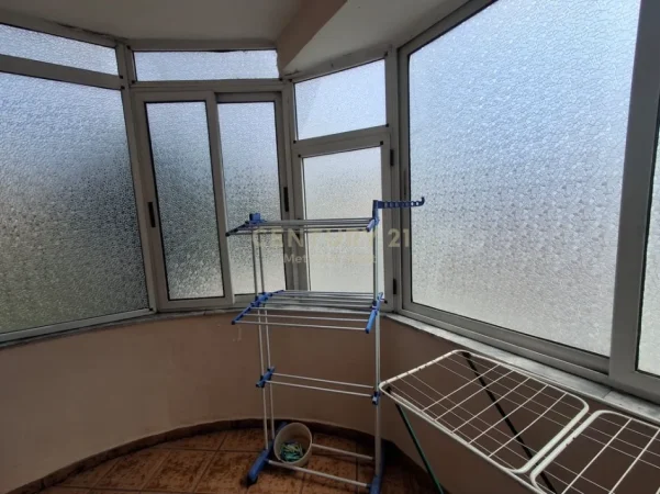 Tirane, jepet me qera apartament 1+1 Kati 3, 65 m² 450 € 