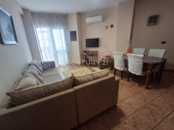 Tirane, jepet me qera apartament 1+1 Kati 3, 65 m² 450 € 