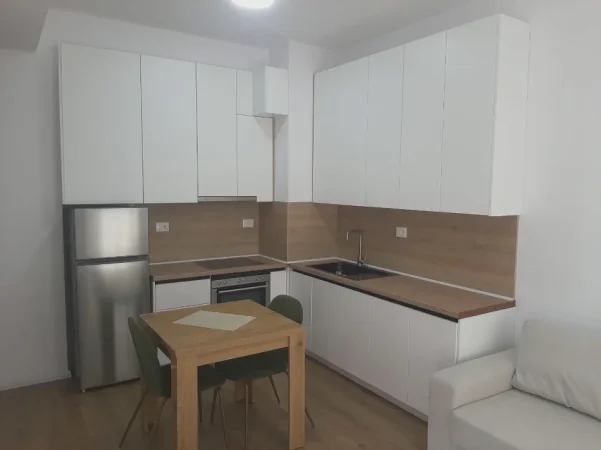 Tirane, jepet me qera apartament 1+1 Kati 3, 52 m² (Ali Demi)