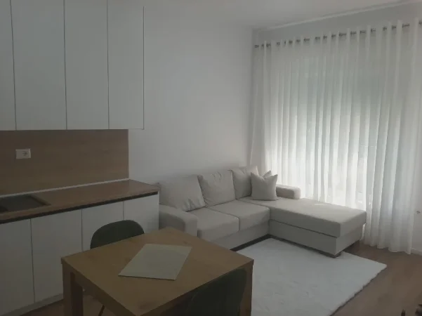 Tirane, jepet me qera apartament 1+1 Kati 3, 52 m² (Ali Demi)