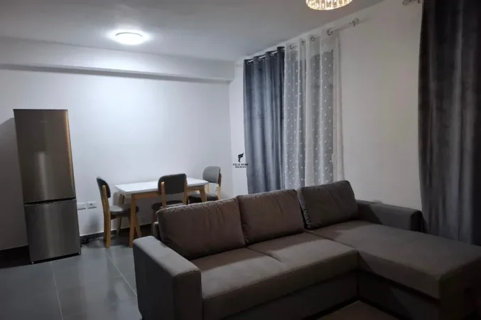 Tirane, jepet me qera apartament 2+1 Kati 3, 115 m² 650 € (5 MAJI)