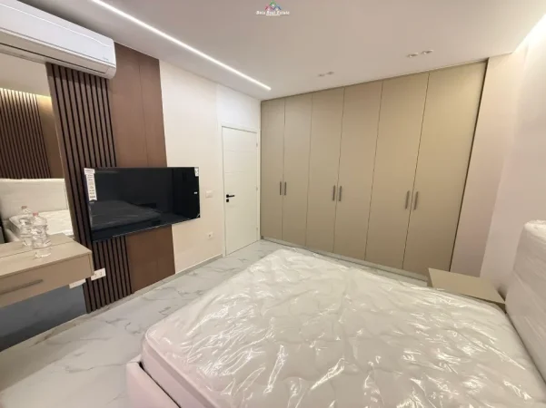 Tirane, jepet me qera apartament 1+1+Ballkon Kati 2, 72 m² 680 € (Zogu i Zi, Rruga Dritan Hoxha, Kompleksi Aura)