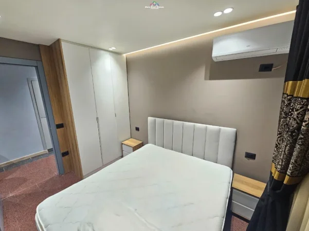Tirane, jepet me qera apartament 1+1 Kati 2, 57 m² 620 € (Qender, tek Shallvaret)