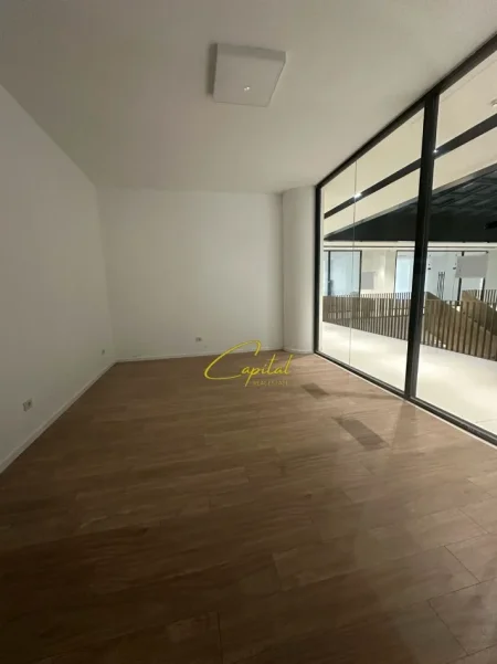Tirane, jepet me qera ambjent biznesi Kati 2, 30 m² 750 € (RRUGA MINE PEZA)
