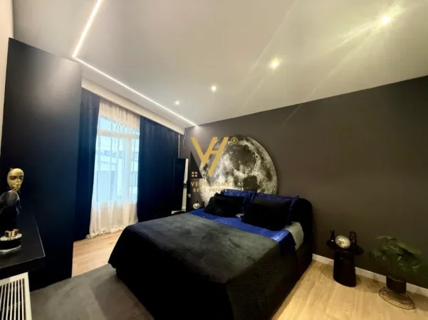 Tirane, jepet me qera Vile 3 Katshe Kati 0, 500 m² 5.000 € (TEG)