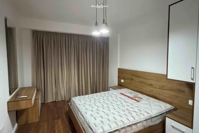 Tirane, jepet me qera apartament 1+1+Ballkon Kati 5, 75 m² 470 € (sokrat miho)