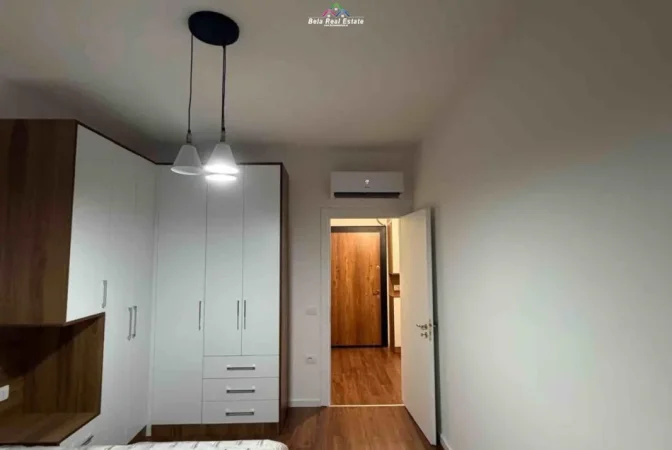 Tirane, jepet me qera apartament 1+1+Ballkon Kati 5, 75 m² 470 € (sokrat miho)