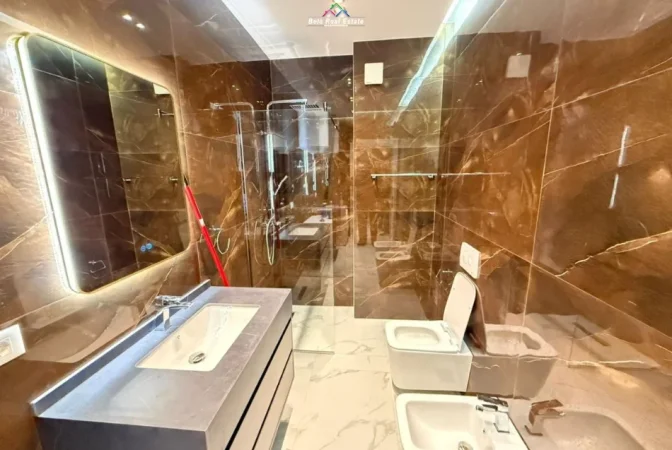 Tirane, jepet me qera apartament 1+1+Ballkon Kati 2, 72 m² 680 € (Kompleksi Aura)