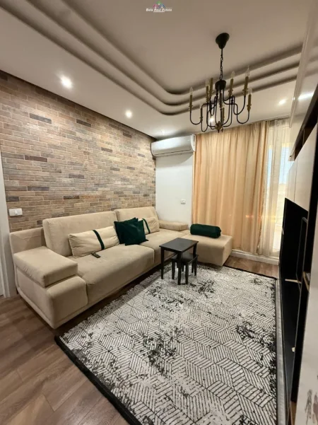 Tirane, jepet me qera apartament 1+1+Ballkon Kati 2, 110 m² 800 € (Fusha e Aviacionit, Kompleksi Turdiu)