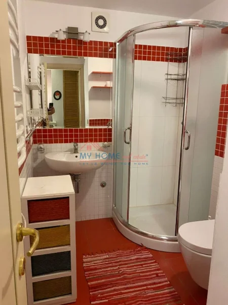 Tirane, jepet me qera apartament Dublex Kati 4, 130 m² 1.100 € (Rruga e Durresit)