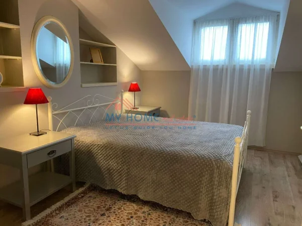 Tirane, jepet me qera apartament Dublex Kati 4, 130 m² 1.100 € (Rruga e Durresit)