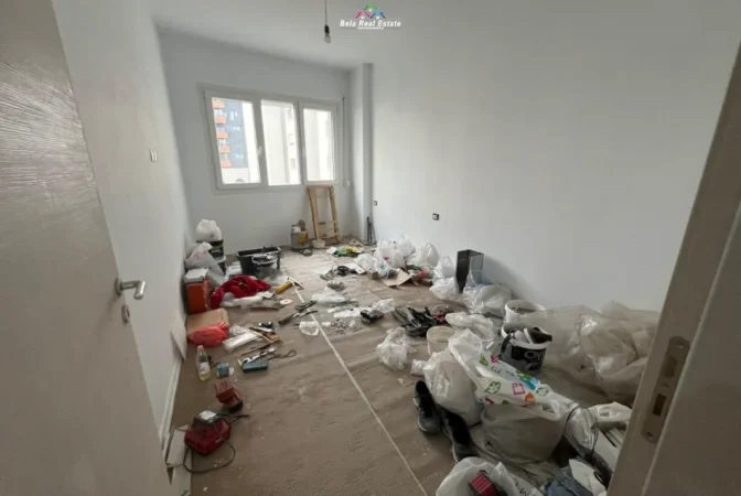 Tirane, jepet me qera zyre Kati 4, 140 m² 840 € (River Residence)