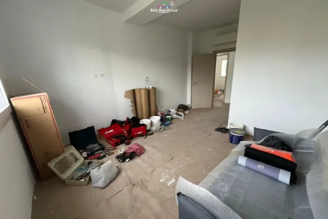 Tirane, jepet me qera zyre Kati 4, 140 m² 840 € (River Residence)