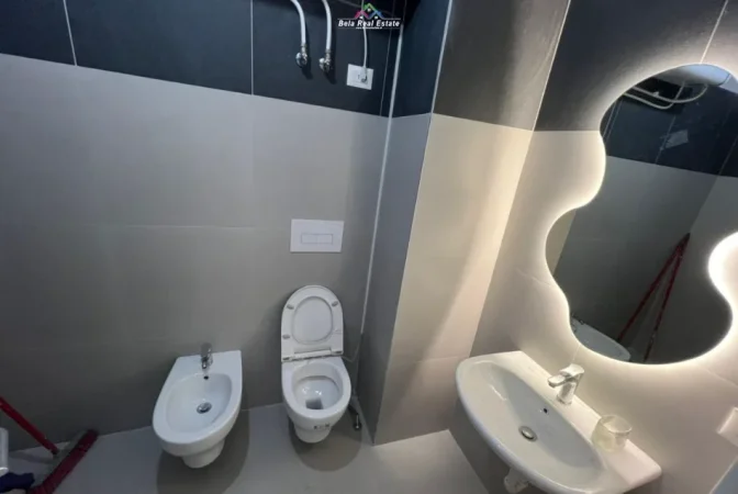 Tirane, jepet me qera zyre Kati 4, 140 m² 840 € (River Residence)