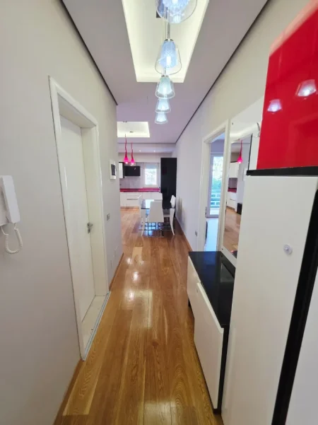 Tirane, shitet apartament 2+1+Ballkon , 96 m² 262.700 € 