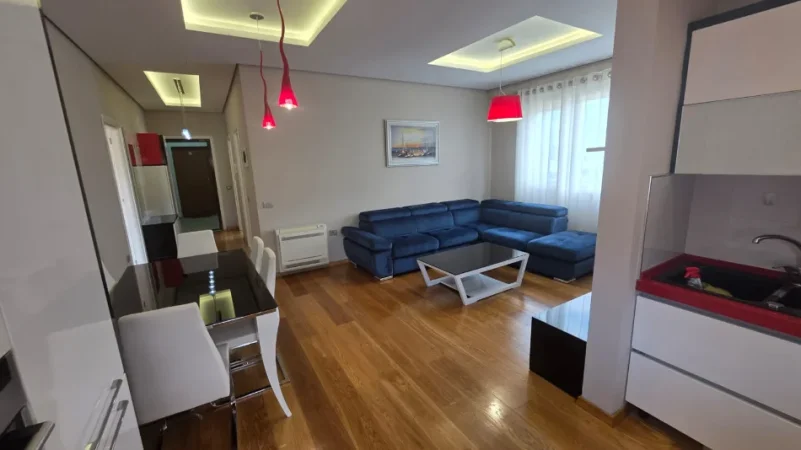Tirane, shitet apartament 2+1+Ballkon , 96 m² 262.700 € 