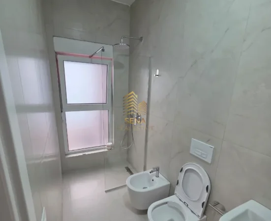 Tirane, jepet me qera apartament 2+1 Kati 8, 75 m² 500 € (Ali demi)