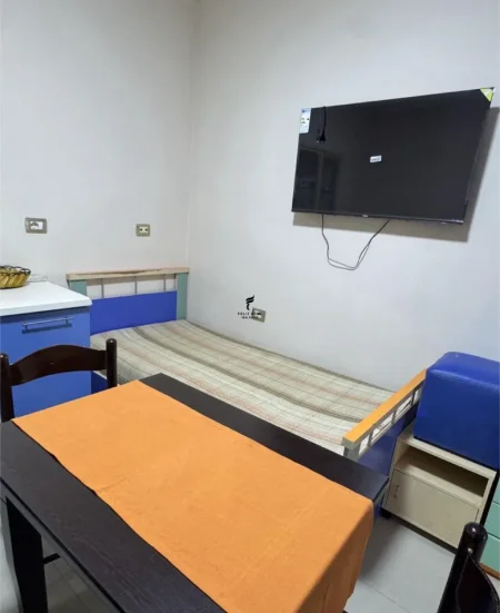 Tirane, jepet me qera garsonier Kati 1, 30 m² 300 € (RRUGA E DIBRES)