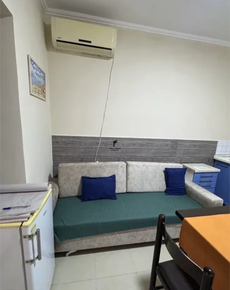 Tirane, jepet me qera garsonier Kati 1, 30 m² 300 € (RRUGA E DIBRES)