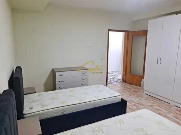 Tirane, jepet me qera apartament 2+1 Kati 2, 85 m² 550 € (ISH STACIONI TRENIT)