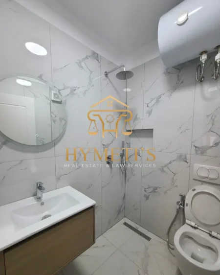 Tirane, jepet me qera zyre Kati 3, 88 m² (Rr. Luigj Gurakuqi)
