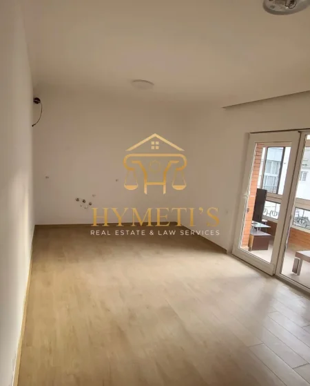 Tirane, jepet me qera zyre Kati 3, 88 m² (Rr. Luigj Gurakuqi)