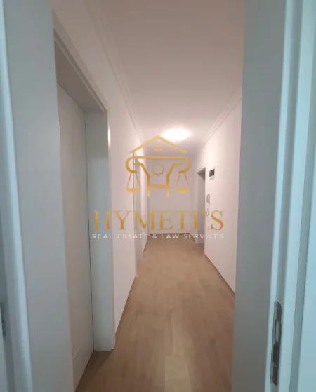 Tirane, jepet me qera zyre Kati 3, 88 m² (Rr. Luigj Gurakuqi)