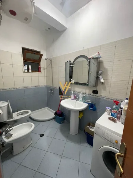 Tirane, jepet me qera apartament 1+1+Ballkon Kati 1, 48 m² 400 € (VASIL SHANTO)