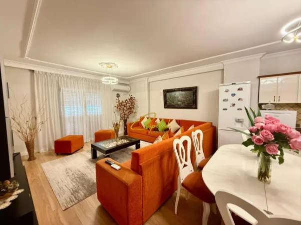Tirane, jepet me qera apartament 2+1 Kati 1, 112 m² 1.000 € (KOMUNA E PARISIT)