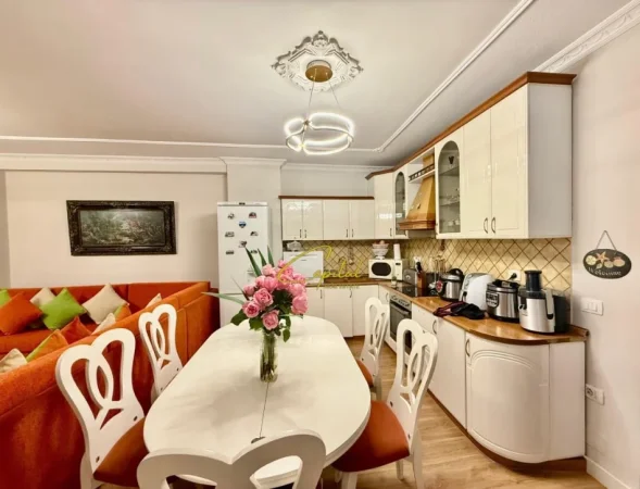 Tirane, jepet me qera apartament 2+1 Kati 1, 112 m² 1.000 € (KOMUNA E PARISIT)