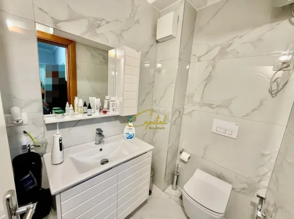 Tirane, jepet me qera apartament 2+1 Kati 1, 112 m² 1.000 € (KOMUNA E PARISIT)