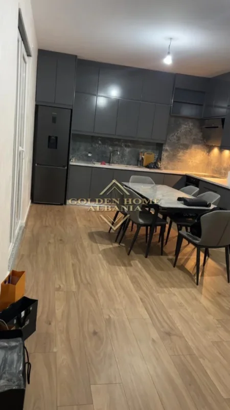 Tirane, shitet apartament , 77 m² (Paskuqan)