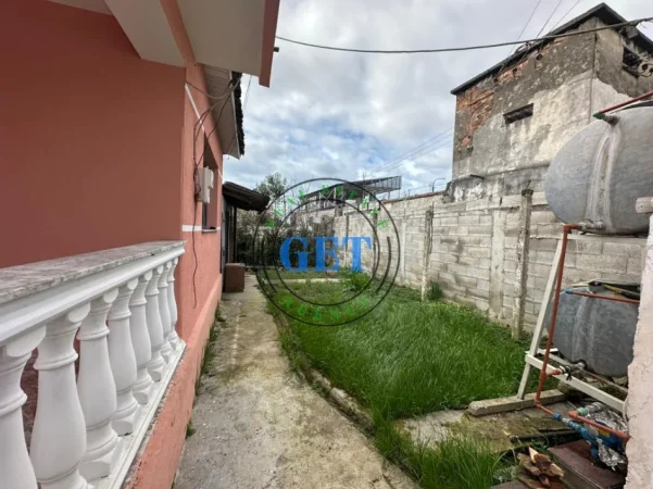 Durres, shitet shtepi 3+1+Ballkon , 306 m² 120.000 € (shijak)