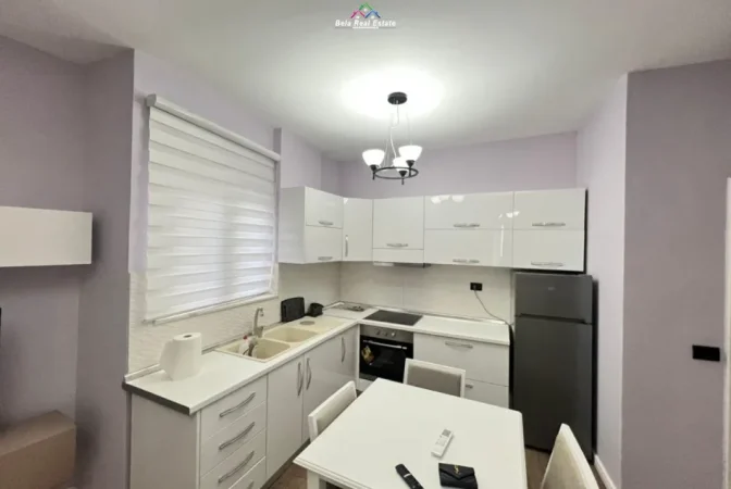 Tirane, jepet me qera apartament 1+1+Ballkon Kati 1, 76 m² 680 € (Hotel Radisoni)