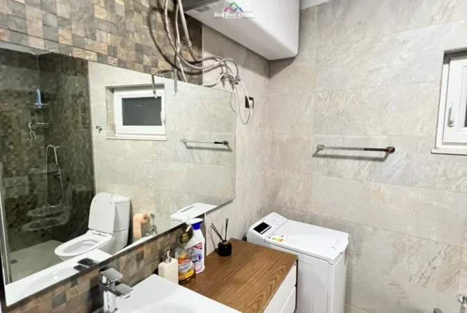 Tirane, jepet me qera apartament 1+1+Ballkon Kati 1, 76 m² 680 € (Hotel Radisoni)