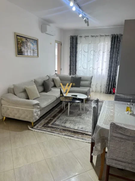 Tirane, jepet me qera apartament 2+1+Ballkon Kati 2, 90 m² 470 € (ASTIR)