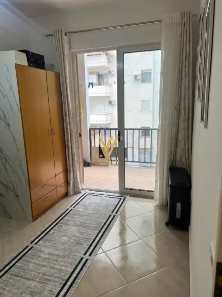 Tirane, jepet me qera apartament 2+1+Ballkon Kati 2, 90 m² 470 € (ASTIR)