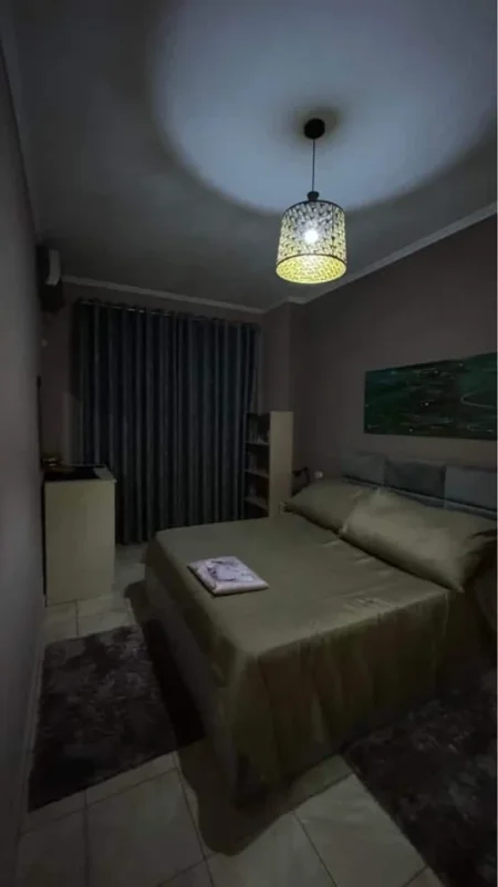 Tirane, jepet me qera apartament 2+1 Kati 5, 85 m² 525 € (Rruga Spiro Floqi)
