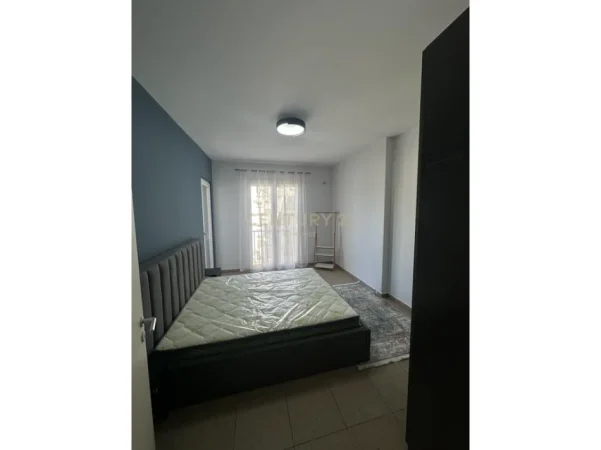 Jepet me qera apartament 1+1+Ballkon Kati 5, 65 m² 650 € (Bulevardi ZOGU I, Tirane)